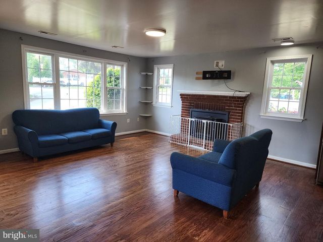 13 MAIN, Huntingtown, MD 20639