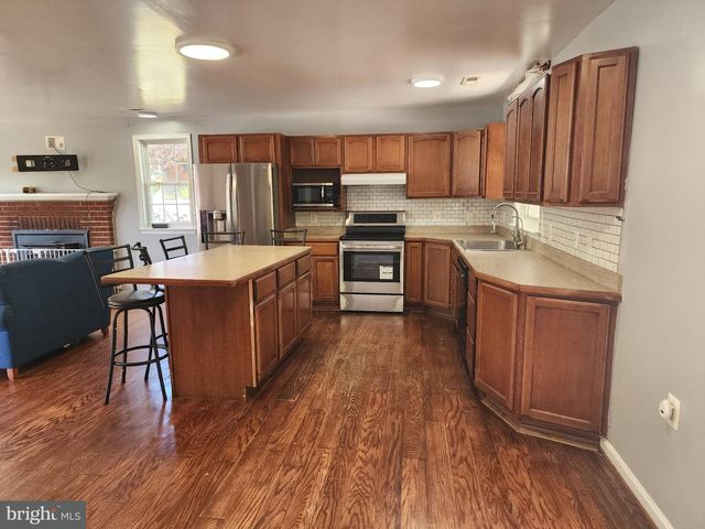13 MAIN, Huntingtown, MD 20639