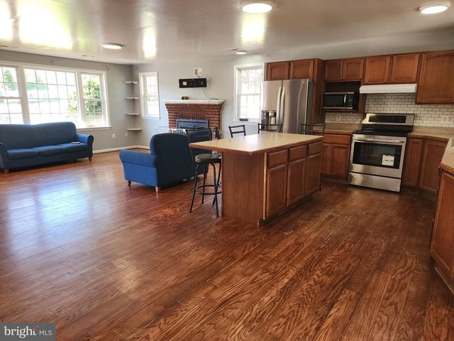 13 MAIN, Huntingtown, MD 20639