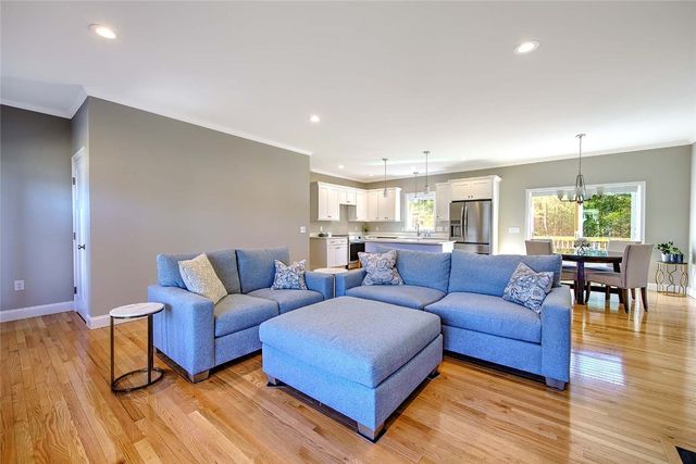 9 Cassidy Trail, Coventry, RI 02816