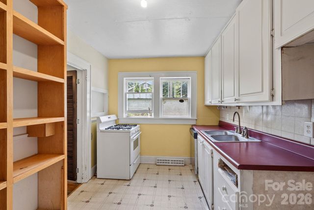 49 Church Street, Weaverville, NC 28787