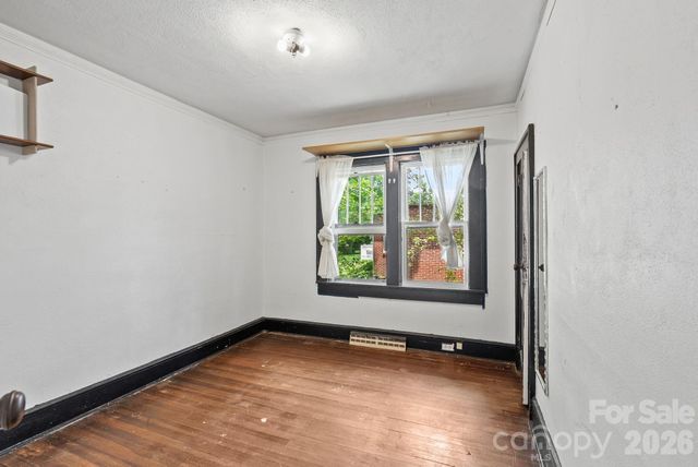 49 Church Street, Weaverville, NC 28787
