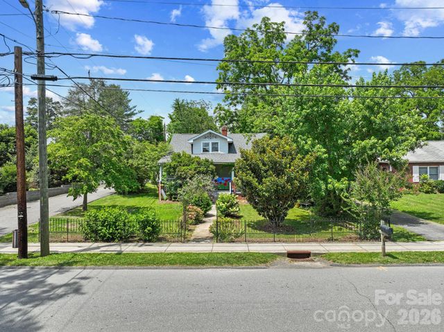 49 Church Street, Weaverville, NC 28787