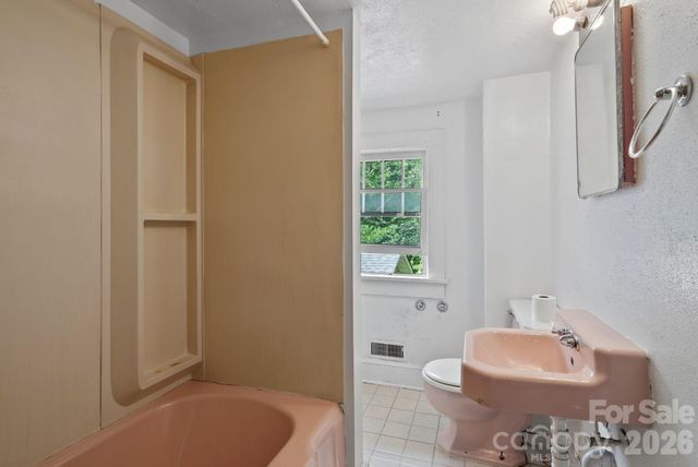 49 Church Street, Weaverville, NC 28787
