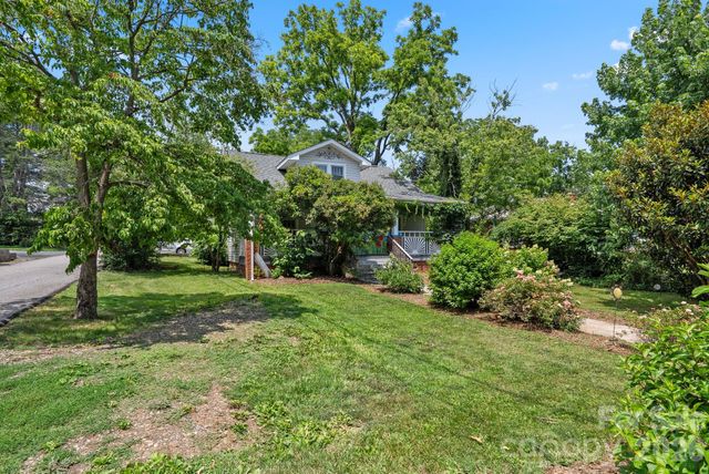 49 Church Street, Weaverville, NC 28787