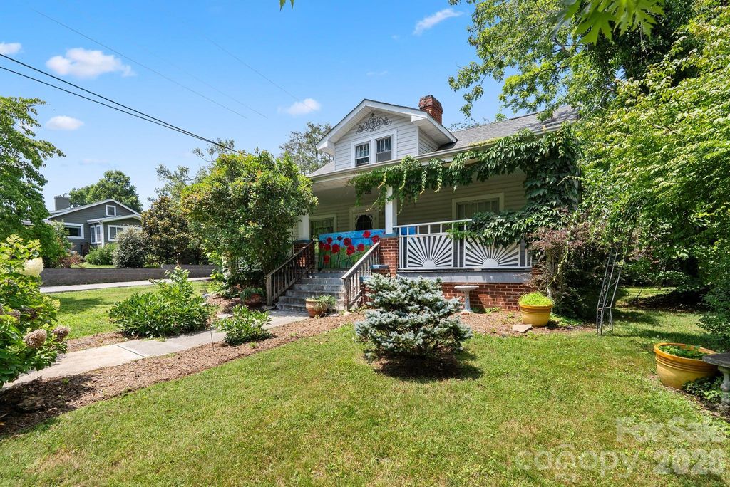 49 Church Street, Weaverville, NC 28787