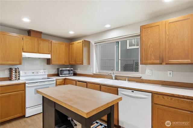 21642 117th Place SE, Kent, WA 98031