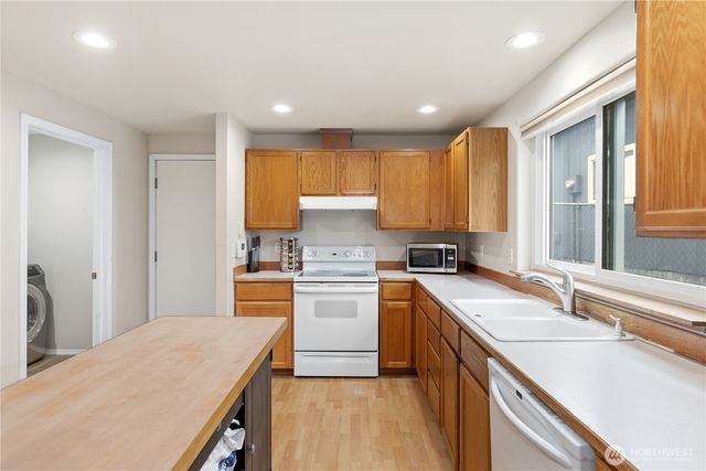 21642 117th Place SE, Kent, WA 98031