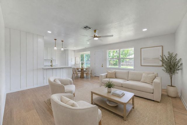 13227 James Lane, Stafford, TX 77477