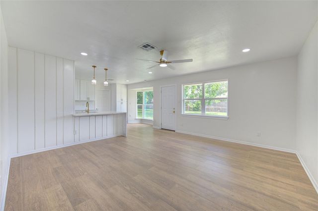 13227 James Lane, Stafford, TX 77477