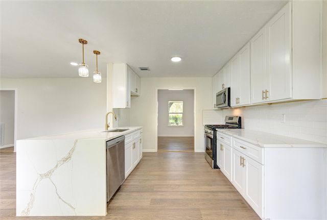 13227 James Lane, Stafford, TX 77477