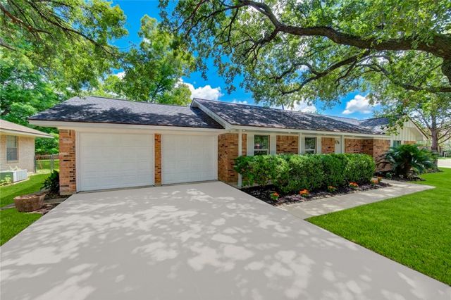 13227 James Lane, Stafford, TX 77477