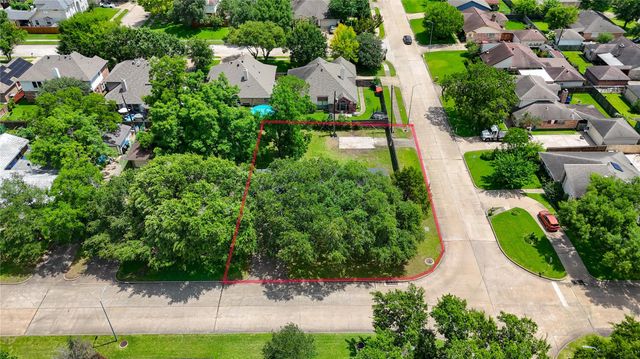 13227 James Lane, Stafford, TX 77477