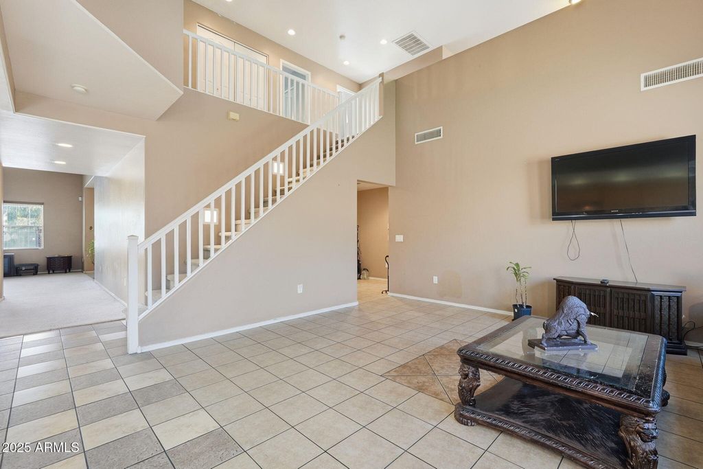 6826 S 41ST Drive, Phoenix, AZ 85041 — photo 5