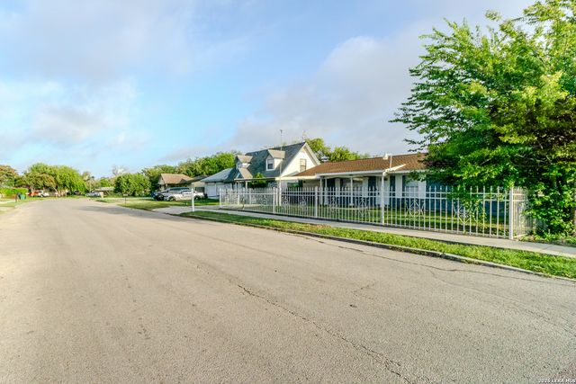 7823 Bronco, San Antonio, TX 78227