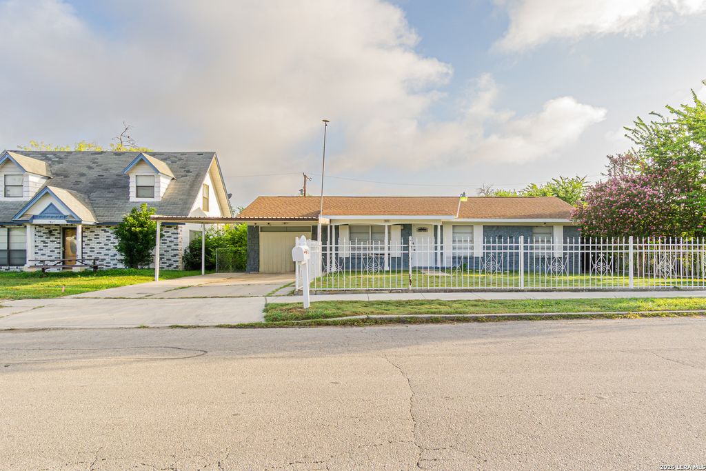 7823 Bronco, San Antonio, TX 78227