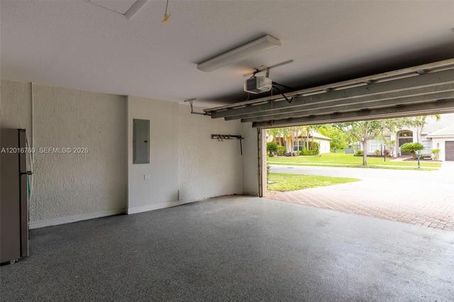10684 NW 64th Ct, Parkland, FL 33076