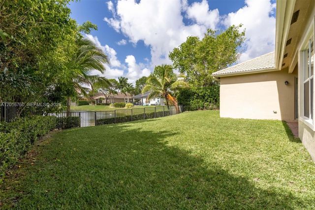 10684 NW 64th Ct, Parkland, FL 33076