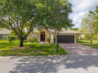 10684 NW 64th Ct, Parkland, FL 33076