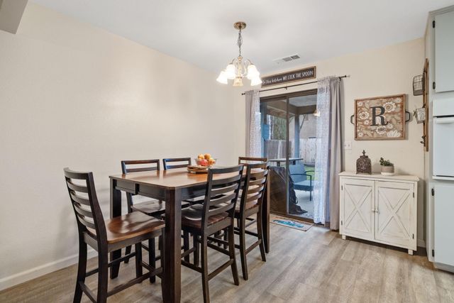 1903 Henshaw Avenue, Tulare, CA 93274