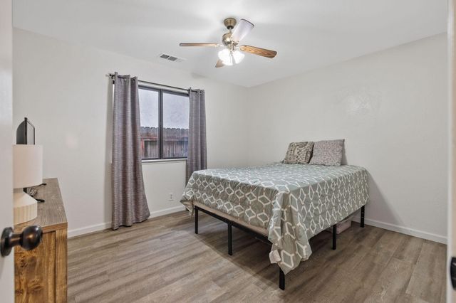 1903 Henshaw Avenue, Tulare, CA 93274