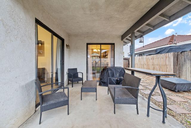 1903 Henshaw Avenue, Tulare, CA 93274