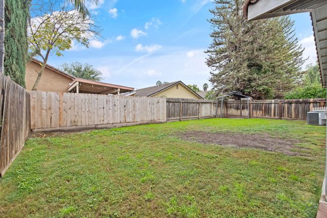 1903 Henshaw Avenue, Tulare, CA 93274