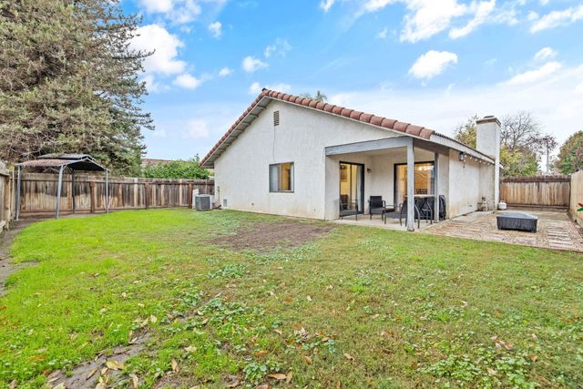 1903 Henshaw Avenue, Tulare, CA 93274