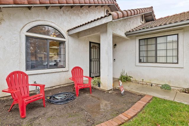 1903 Henshaw Avenue, Tulare, CA 93274