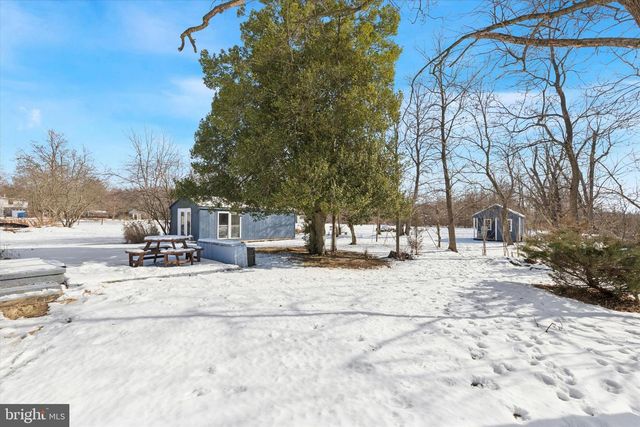 15 MAPLE AVE, Line Lexington, PA 18932