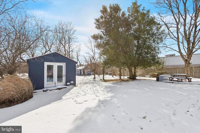 15 MAPLE AVE, Line Lexington, PA 18932