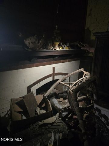 2229 Parkwood Avenue, Toledo, OH 43620