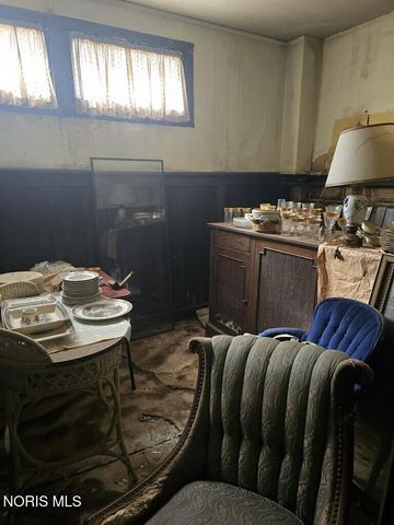 2229 Parkwood Avenue, Toledo, OH 43620