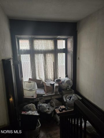 2229 Parkwood Avenue, Toledo, OH 43620