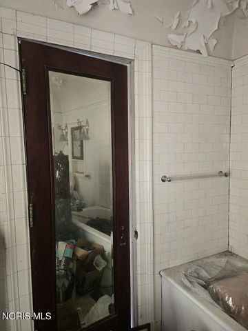 2229 Parkwood Avenue, Toledo, OH 43620