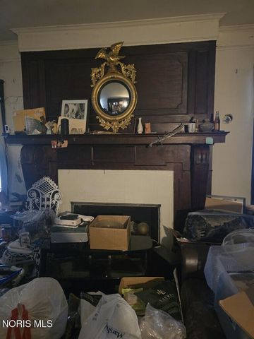 2229 Parkwood Avenue, Toledo, OH 43620