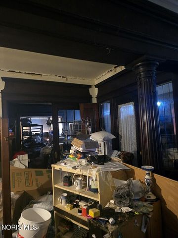 2229 Parkwood Avenue, Toledo, OH 43620