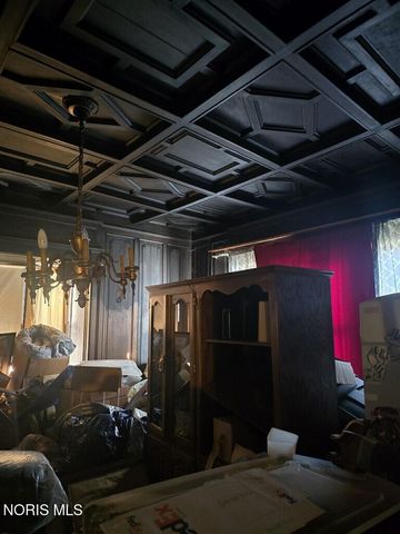 2229 Parkwood Avenue, Toledo, OH 43620