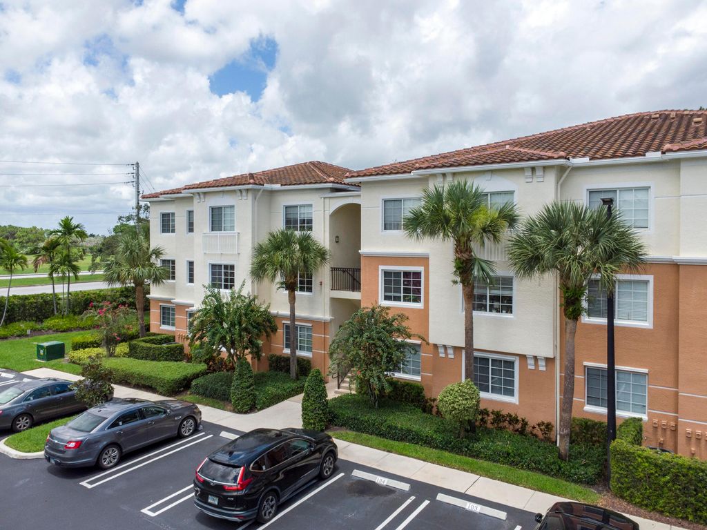 9857 Baywinds Drive 9301, West Palm Beach, FL 33411