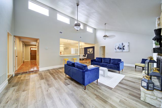 815 SILVER SPRUCE, San Antonio, TX 78232