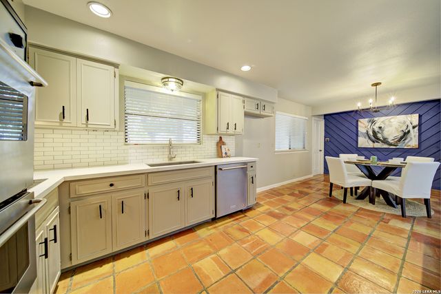 815 SILVER SPRUCE, San Antonio, TX 78232