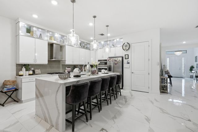 5395 Saint Vincent Lane, The Acreage, FL 33470