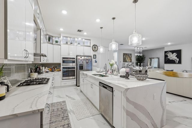 5395 Saint Vincent Lane, The Acreage, FL 33470