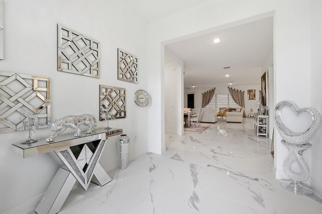 5395 Saint Vincent Lane, The Acreage, FL 33470