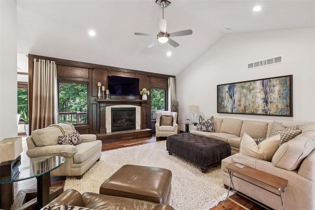 6267 Enclave Circle, Johnston, IA 50131