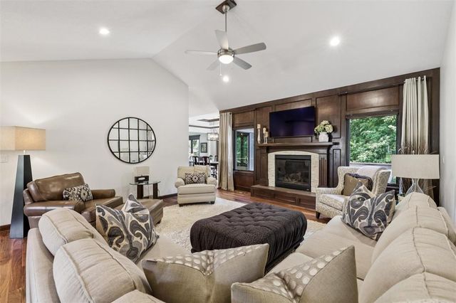 6267 Enclave Circle, Johnston, IA 50131