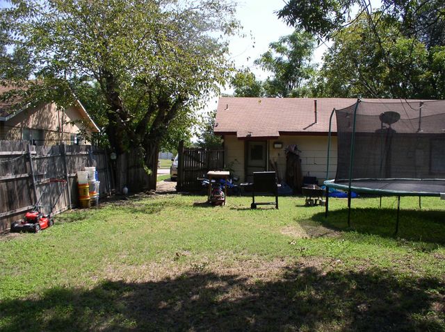 2925 Ruidosa Avenue, Dallas, TX 75228