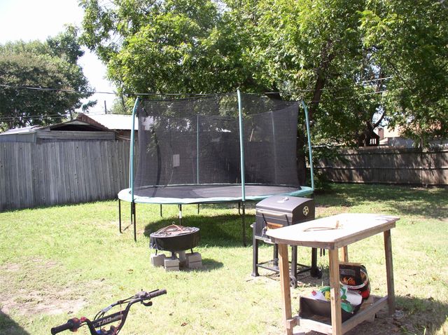 2925 Ruidosa Avenue, Dallas, TX 75228