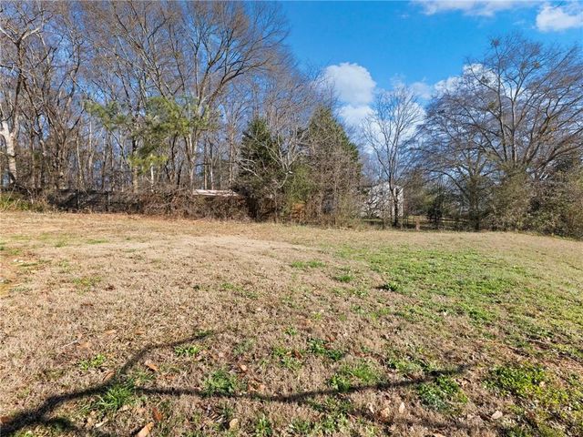 136 Pine Street, Danielsville, GA 30633