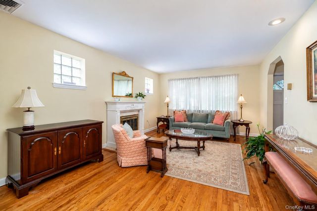 455 Morris Avenue, Rockville Centre, NY 11570
